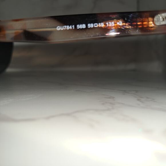 NEW Guess Rectangular Tortoise Frame  Women's Sunglasses - Picture 4 of 6